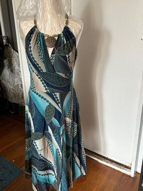 Eci Sleeveless Teal & Navy Leaf-Print Halter Dress size 6